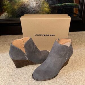 NEW Lucky Brand LK-Yimme Wedge, Suede Periscope Grey